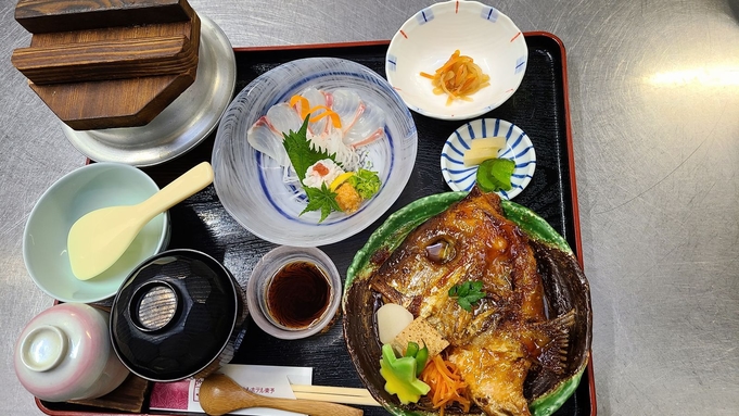 【夕食付−自慢の晩ご飯−】■大浴場完備■『鯛の旨味をいいとこどり』兜煮、薄造り、釜飯★来島の鯛づくし